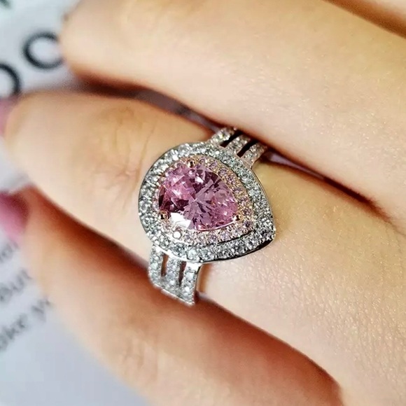 ✨✨Silver Pink Sapphire Crystal Ring✨✨ - Picture 3 of 4